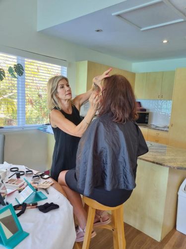 Personal Branding Retreat, Makeup demo by Moana Robinson