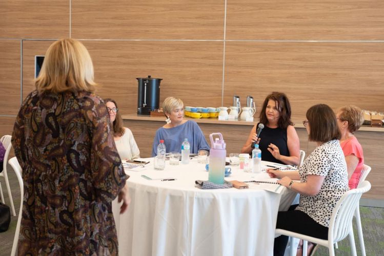 Personal Branding & Style Retreat Attendees and Janeen Vosper