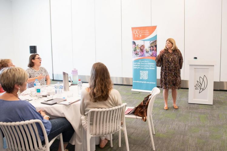Personal Branding & Style Retreat Attendees and Janeen Vosper